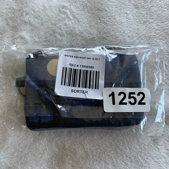 1252 Loungefly Disney Peter Pan Flight Night Sky Wallet Accessory SOLD OUT - Picture 6 of 6